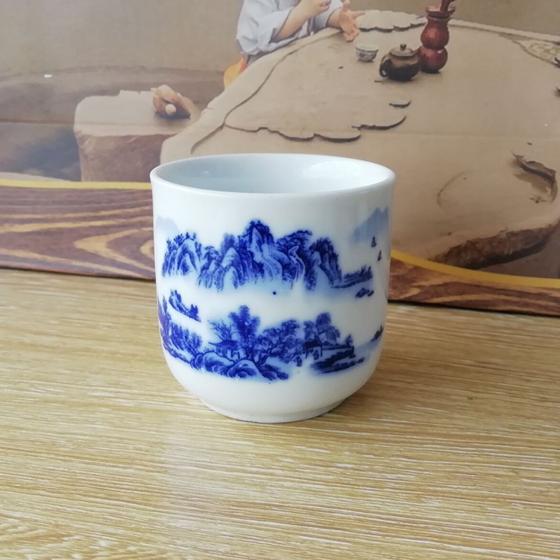 Cerc Blue And White Porcelain  - Wine Beer Restaurant avis et prix